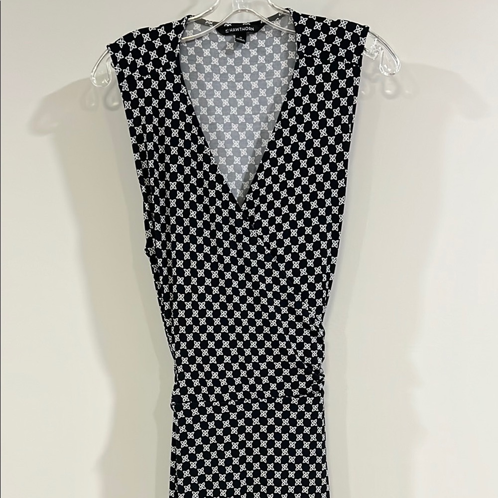 41 Hawthorn - 2x, black/white faux wrap‎ dress, geometric pattern